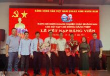Chi bộ Tạp chí Đồng Hành Việt phát triển lực lượng Đảng viên với tinh thần trách nhiệm cao